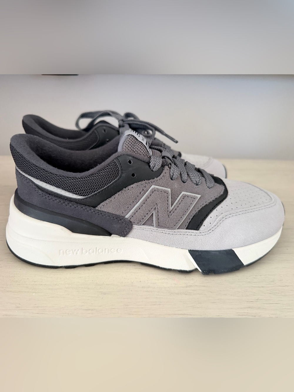 New Balance 997R black/gray size men’s 5.5 - brand new - no box